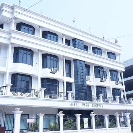 Hotel Park Regency Gorakhpur Kültér fotó