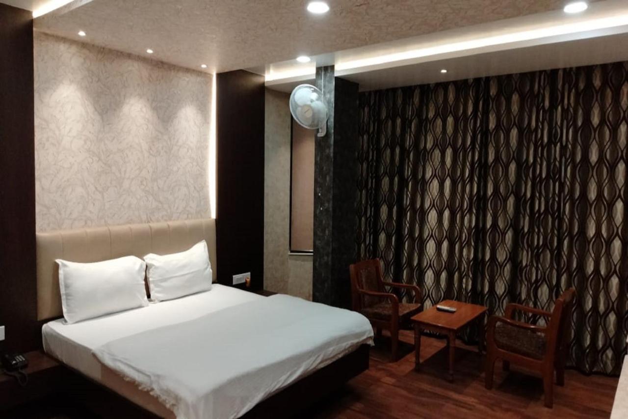 Hotel Park Regency Gorakhpur Kültér fotó