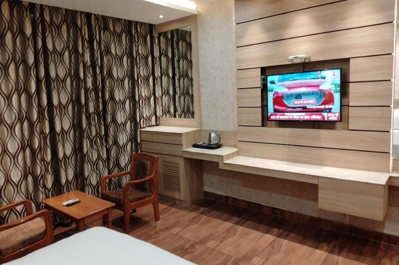 Hotel Park Regency Gorakhpur Kültér fotó