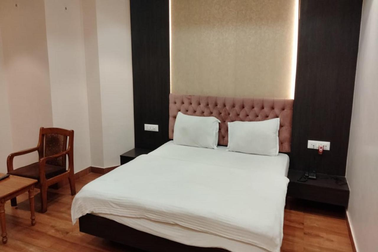Hotel Park Regency Gorakhpur Kültér fotó