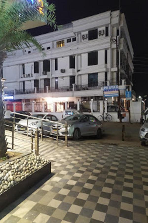 Hotel Park Regency Gorakhpur Kültér fotó