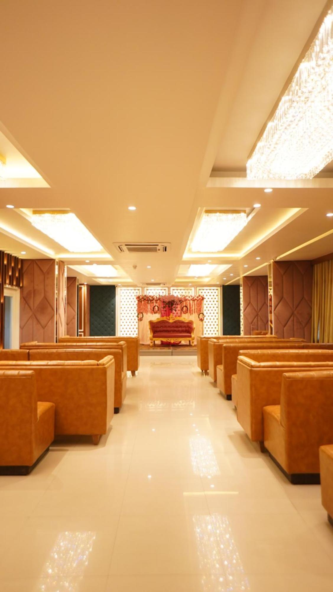 Hotel Park Regency Gorakhpur Kültér fotó