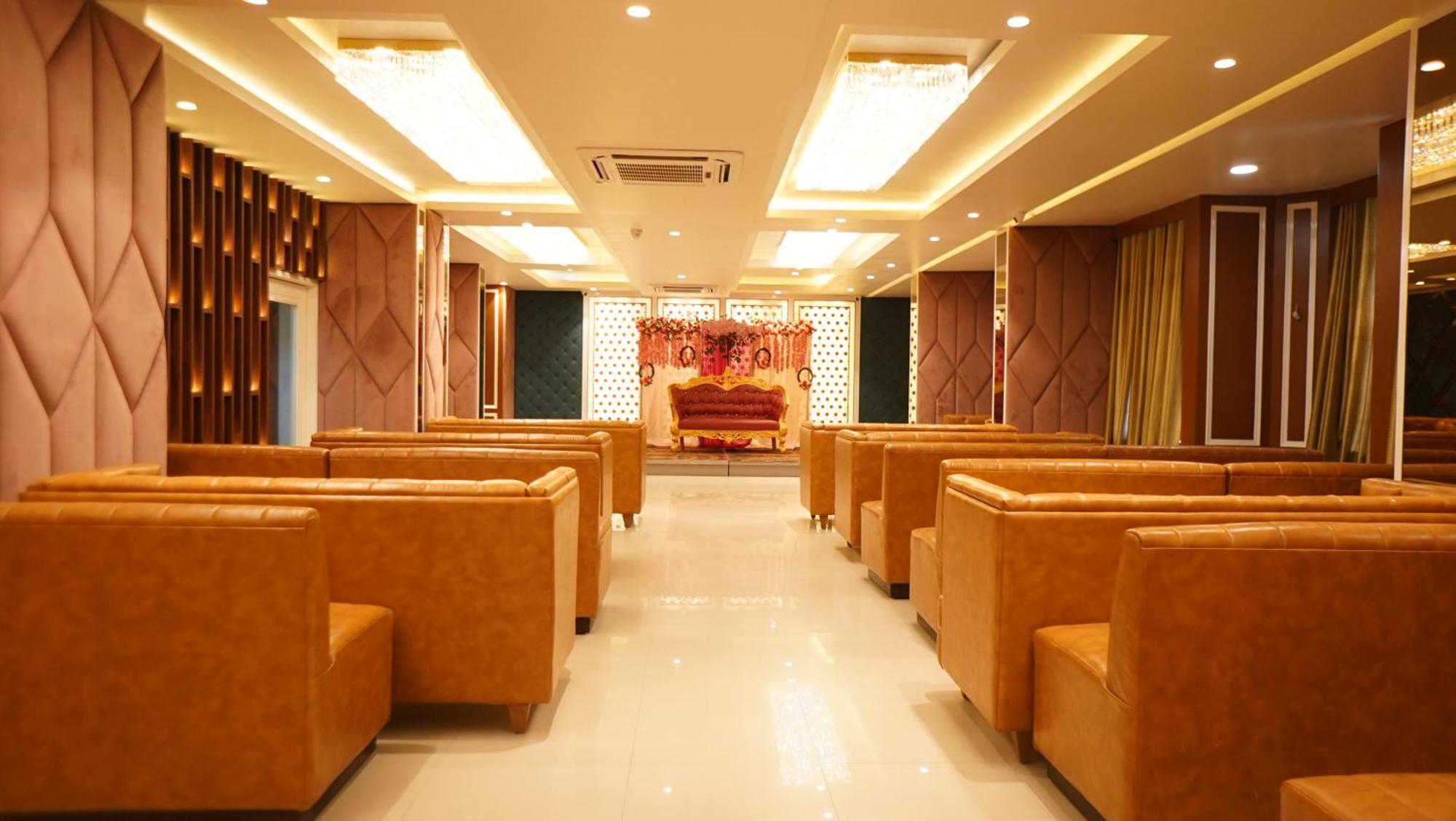 Hotel Park Regency Gorakhpur Kültér fotó