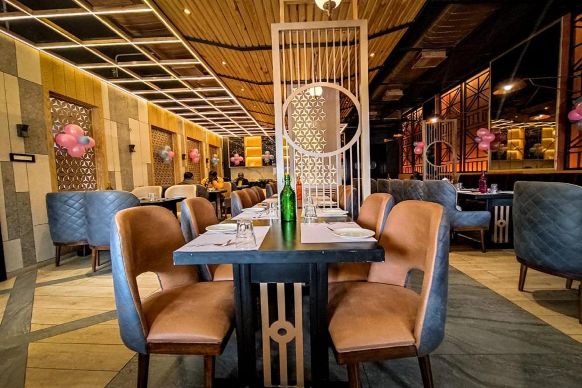 Hotel Park Regency Gorakhpur Kültér fotó